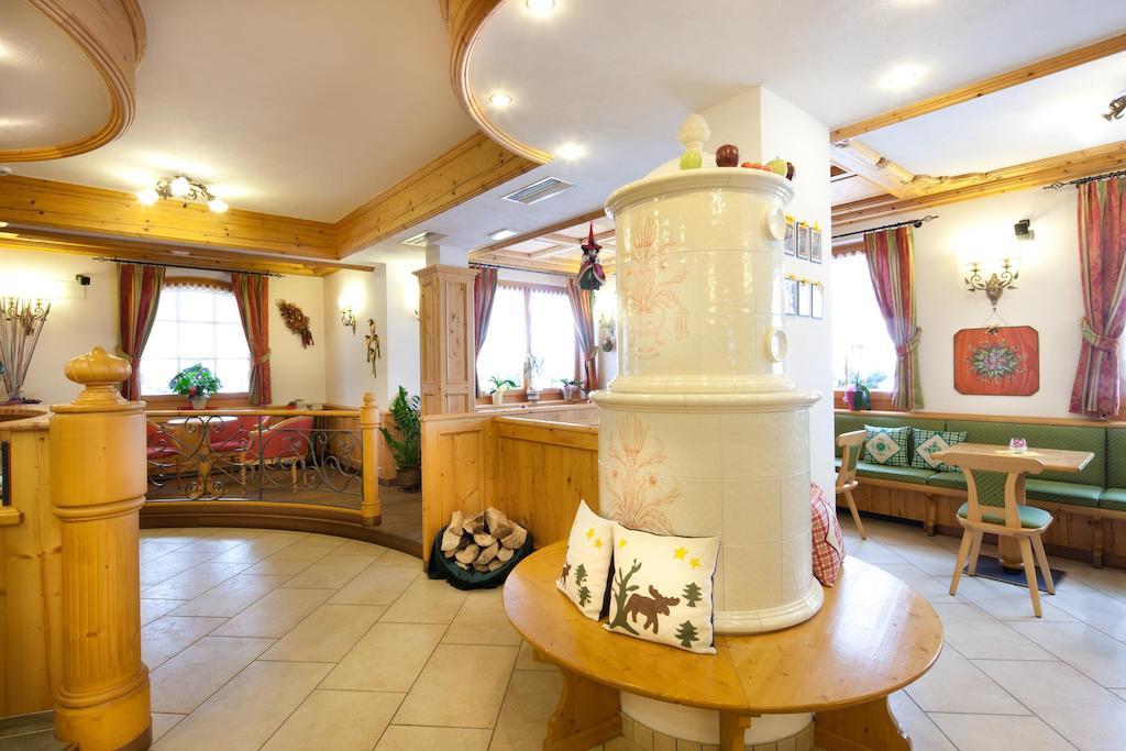 Hotel Garni Laura Arabba Eksteriør billede